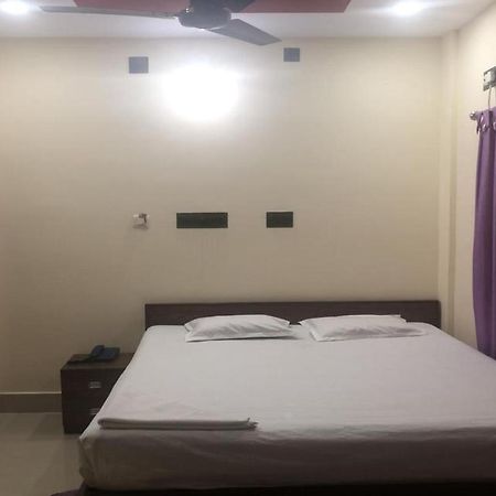 Staymaker Hotel Sannidhyo Shānti Niketan エクステリア 写真